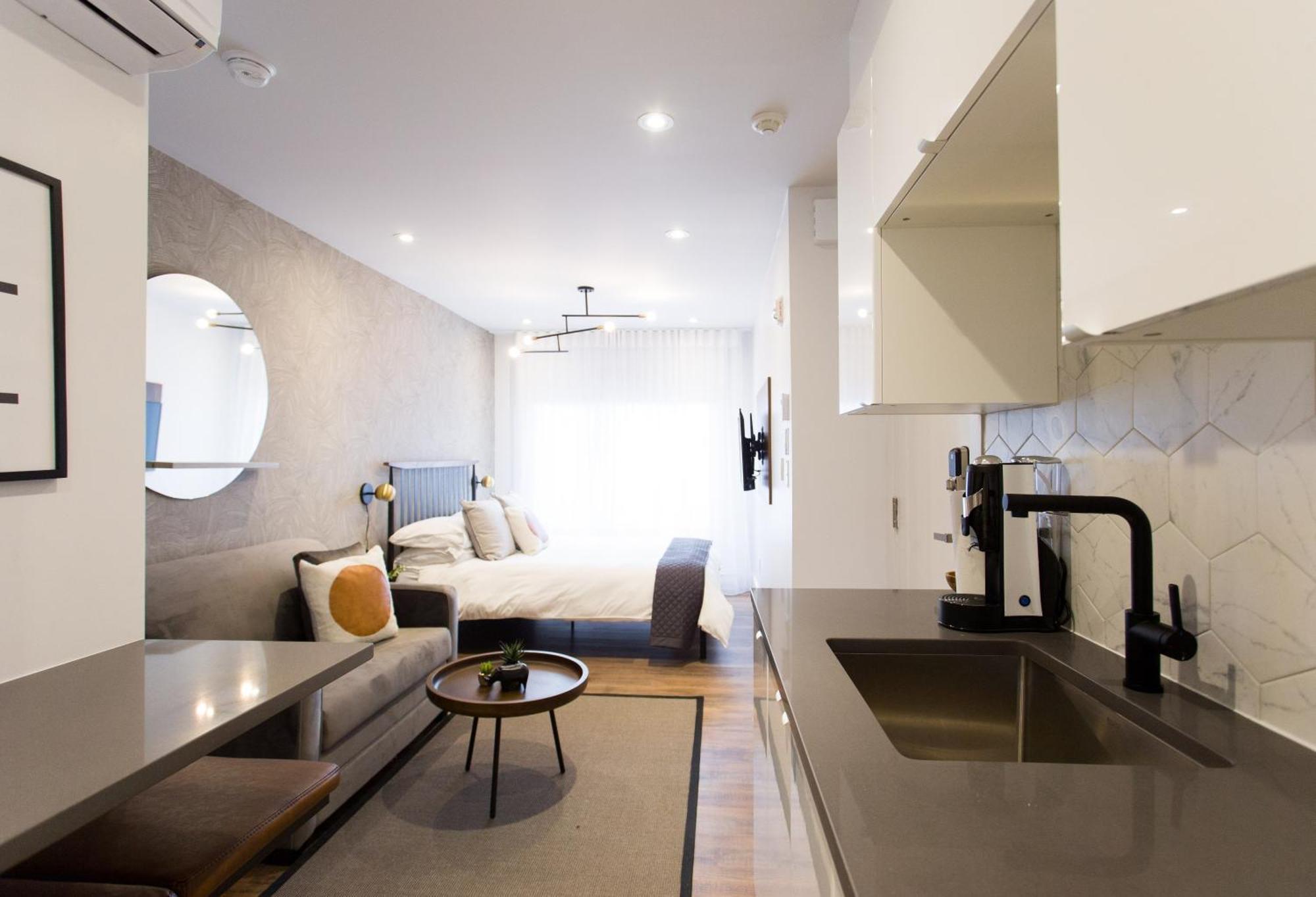 Scandinavian Studio With Full Kitchen And Bath By Den Stays Montreal Room photo